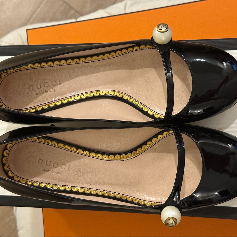 Gucci Pearl Pumps